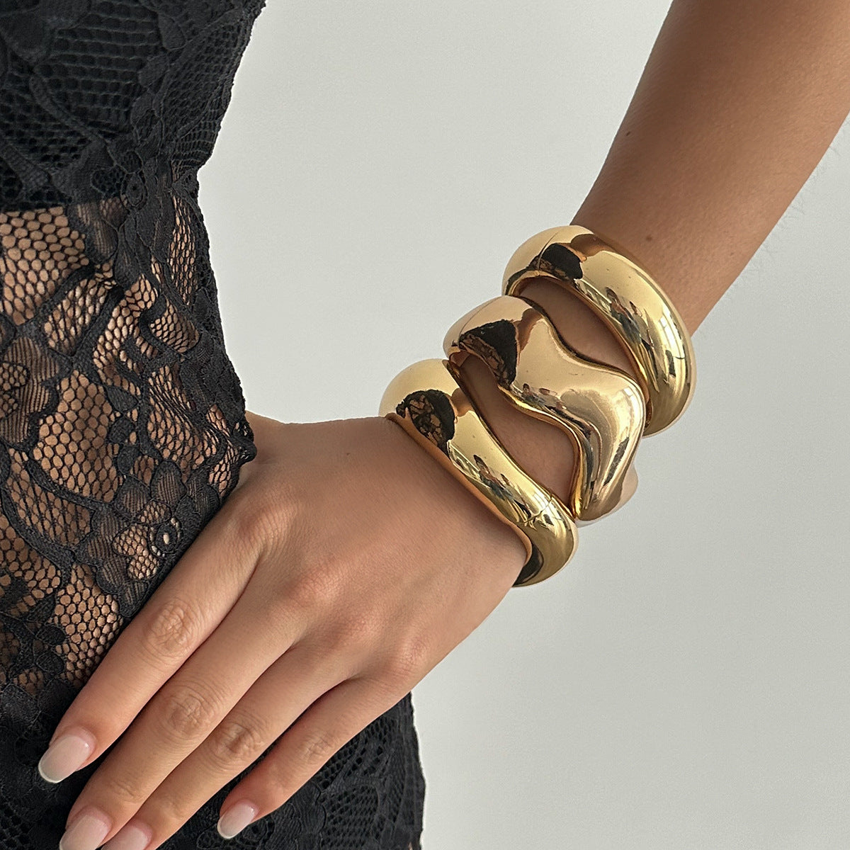 VAELA – Bracelets
