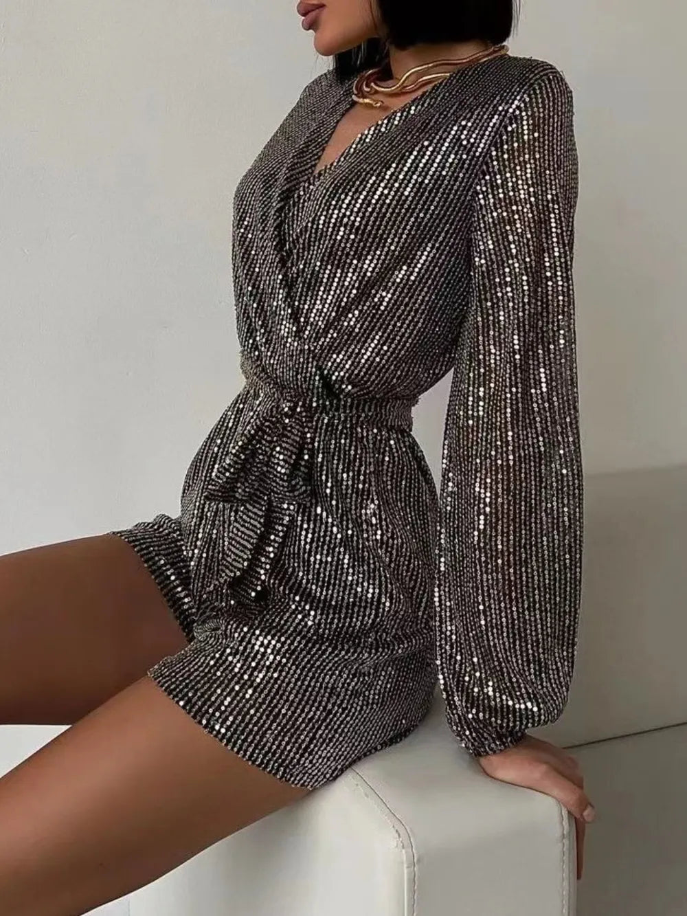 LEYNA – Combishort Ceinturé à Sequins