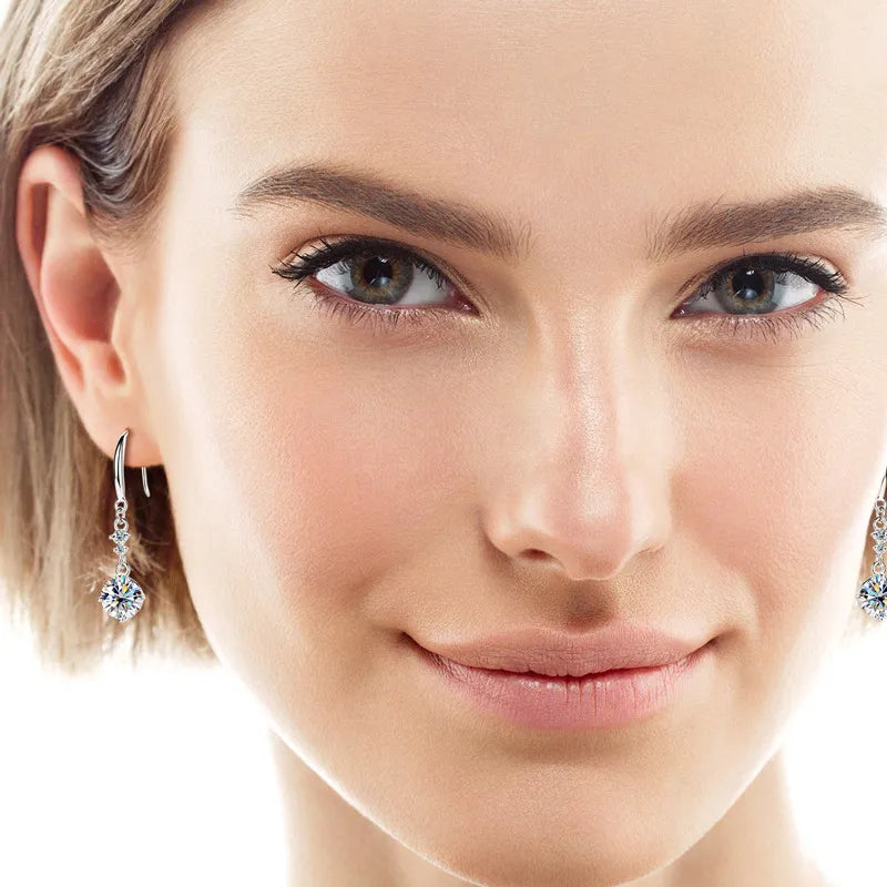 Boucles d’Oreilles Élégance Pure – Moissanite 2 ct en Argent