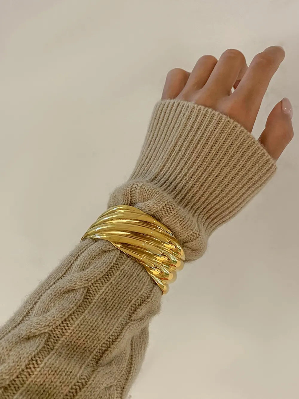 AYRA – Bracelet ouverte plaquée or 18K