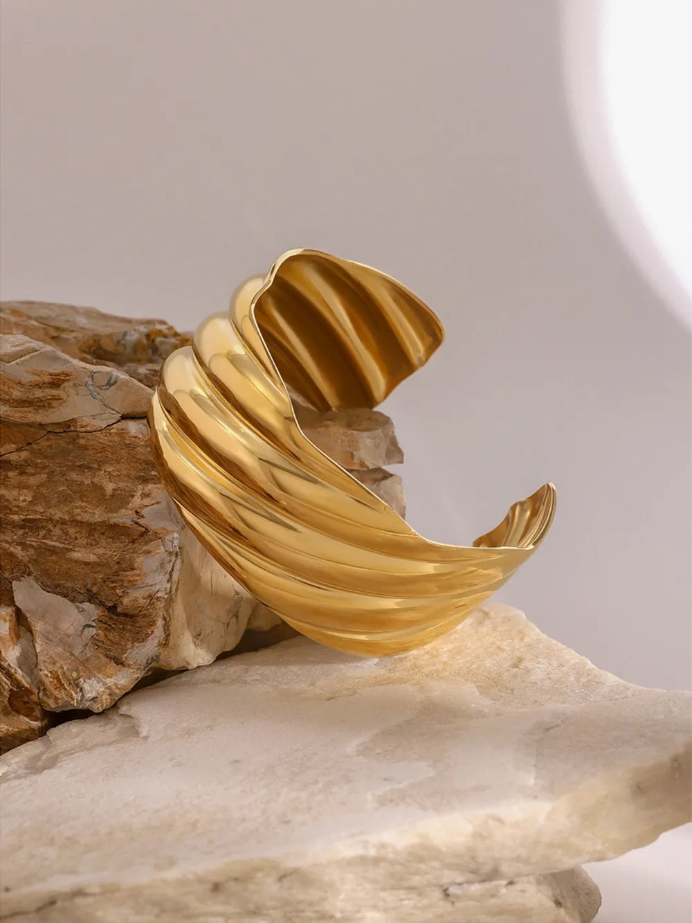 AYRA – Bracelet ouverte plaquée or 18K