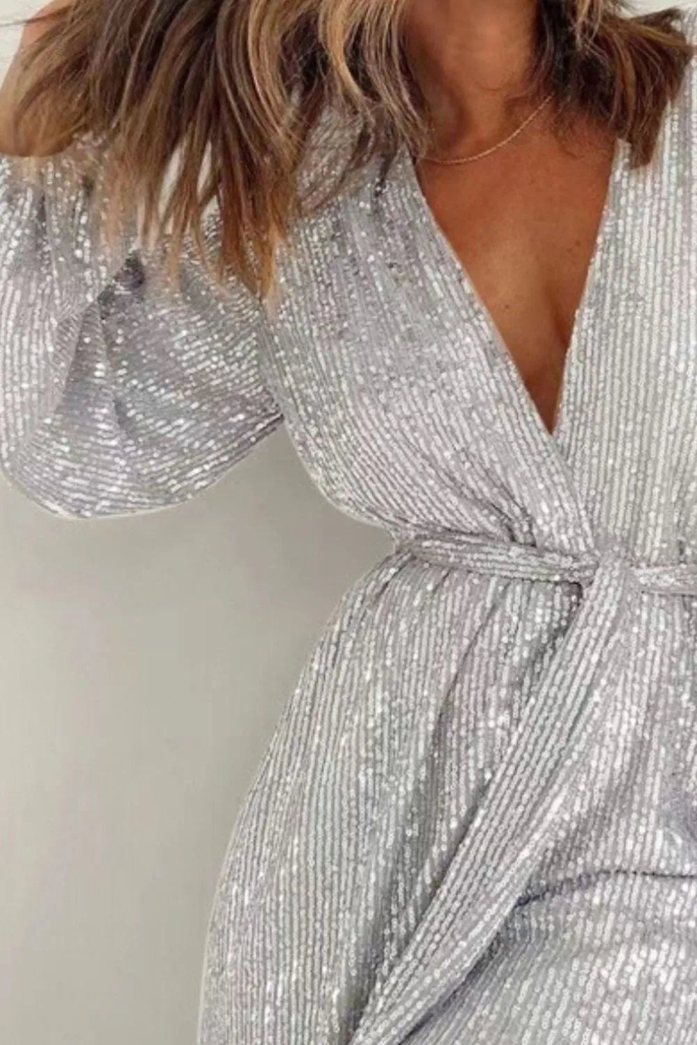 LEYNA – Combishort Ceinturé à Sequins