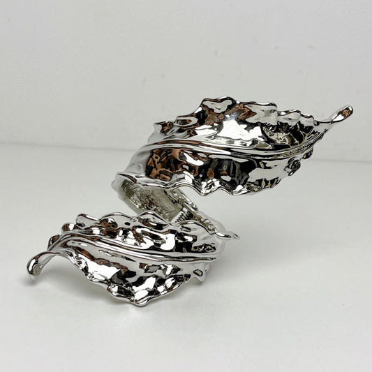 NYSSA – Bracelet feuille enroulée