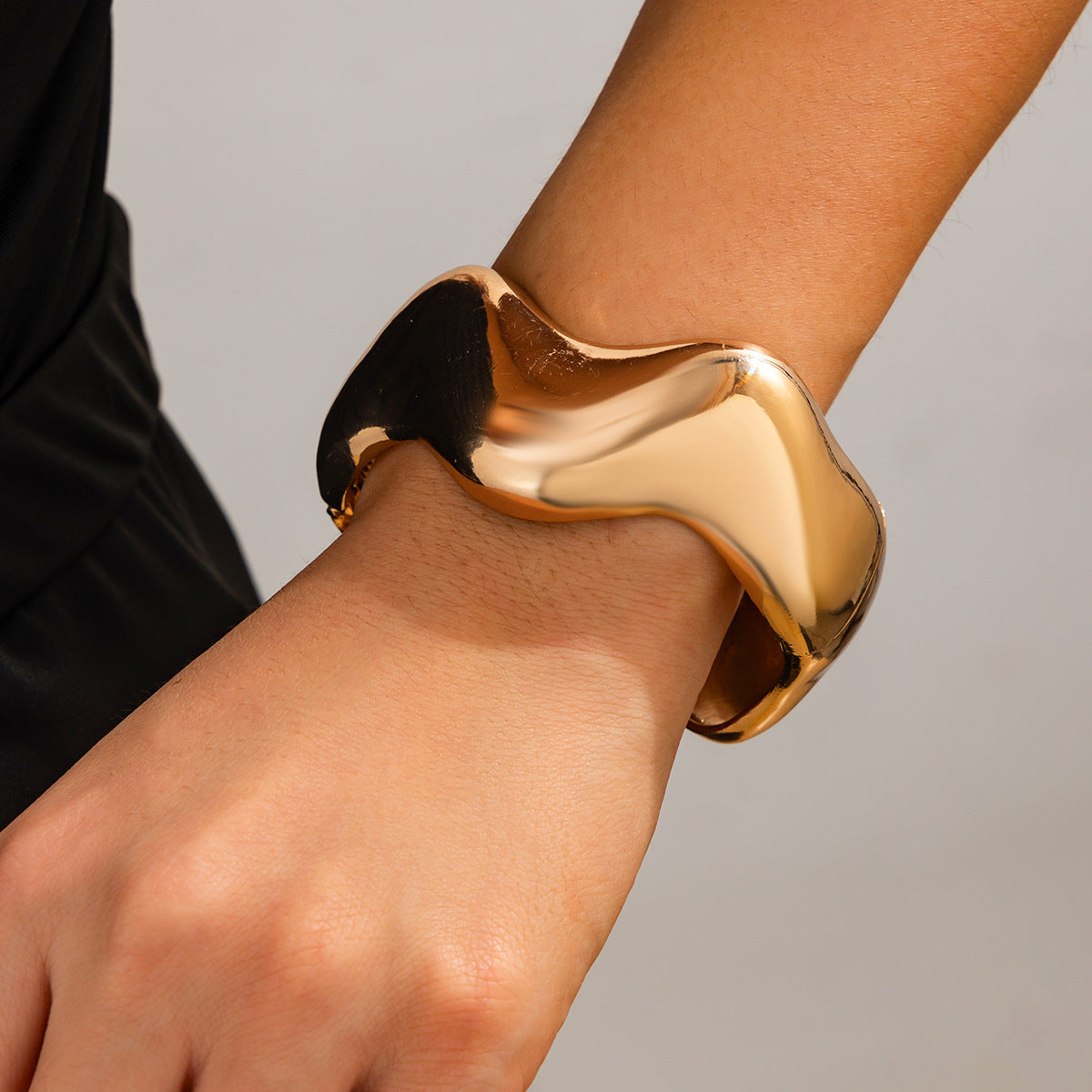VAELA – Bracelets