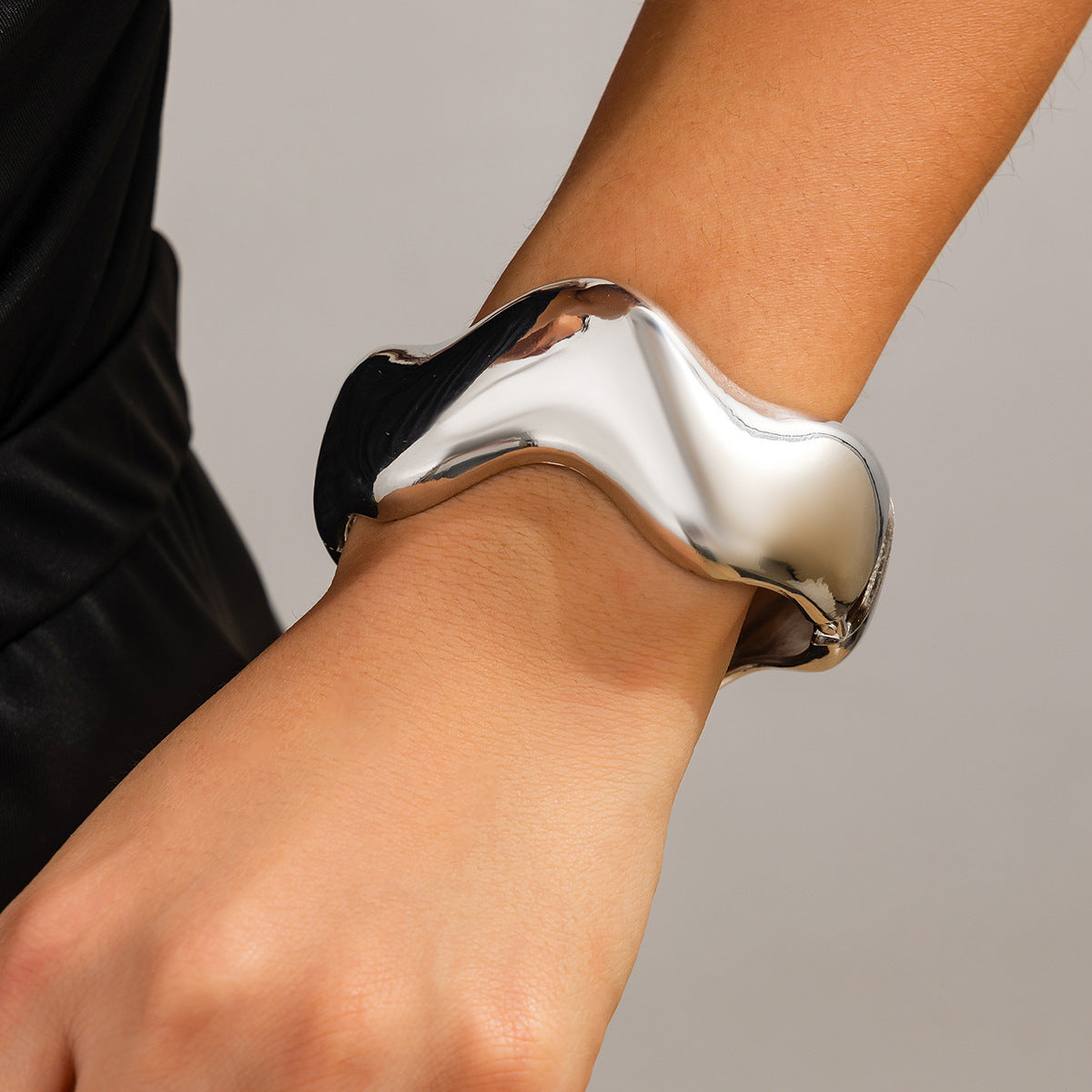 VAELA – Bracelets